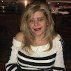 Meet your Posher, Carmela